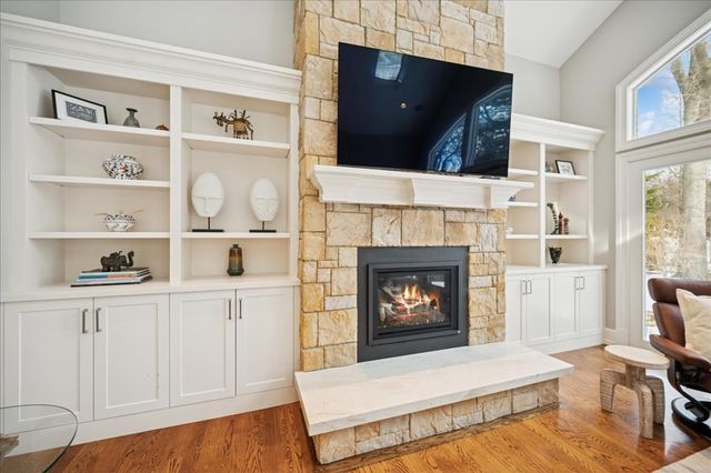 985 Pine Tree Lane, Winnetka, IL 60093