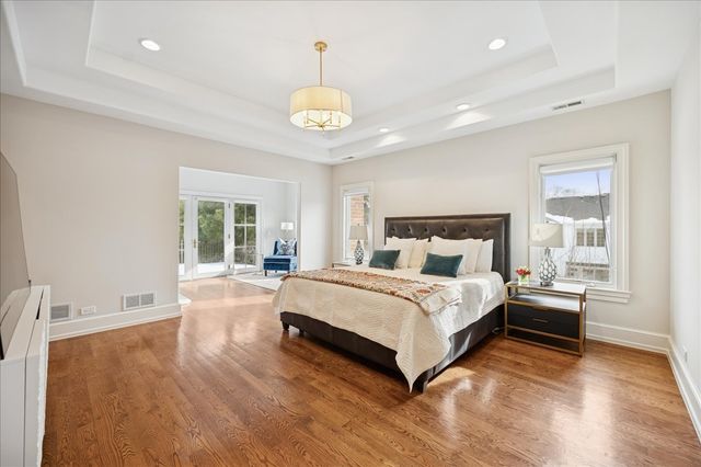 985 Pine Tree Lane, Winnetka, IL 60093