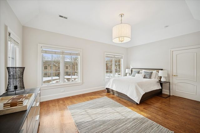 985 Pine Tree Lane, Winnetka, IL 60093