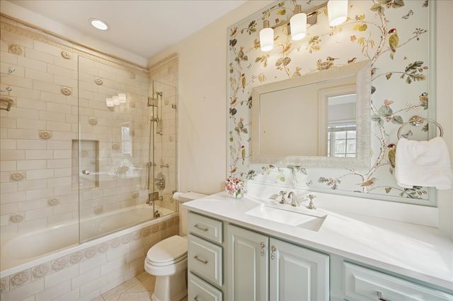 985 Pine Tree Lane, Winnetka, IL 60093