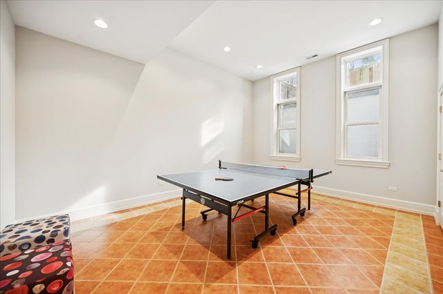 985 Pine Tree Lane, Winnetka, IL 60093