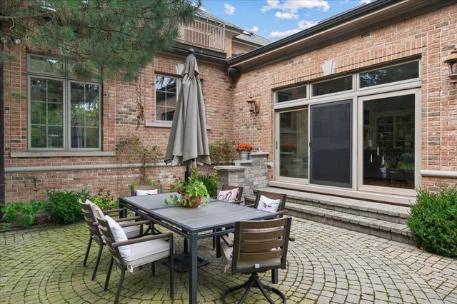 985 Pine Tree Lane, Winnetka, IL 60093