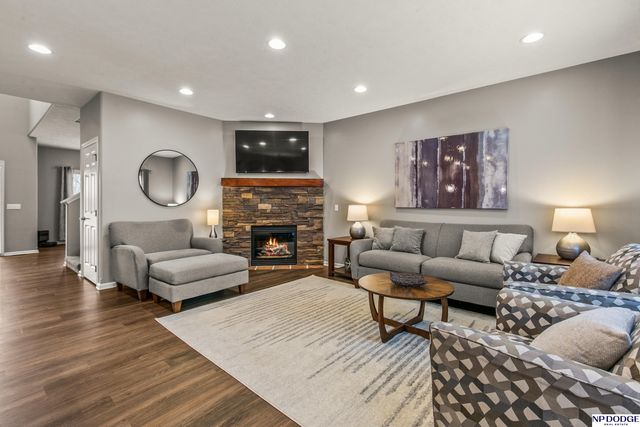 19507 Binney Circle, Elkhorn, NE 68022