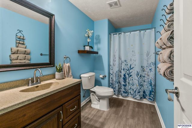 19507 Binney Circle, Elkhorn, NE 68022