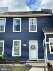 1001 ROUNDHOUSE CT #11, West Chester, PA 19380