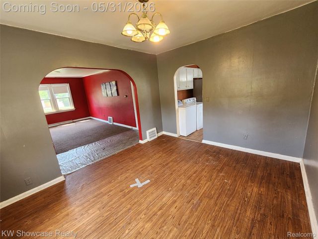 4356 S Vassar Road, Burton, MI 48519