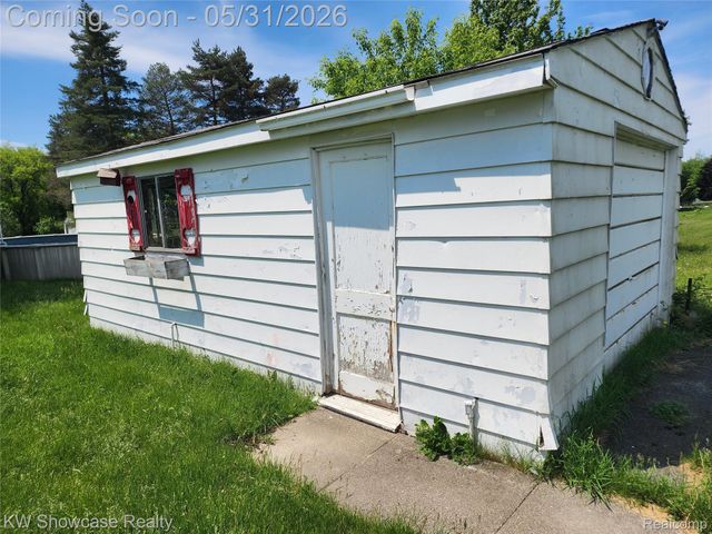 4356 S Vassar Road, Burton, MI 48519