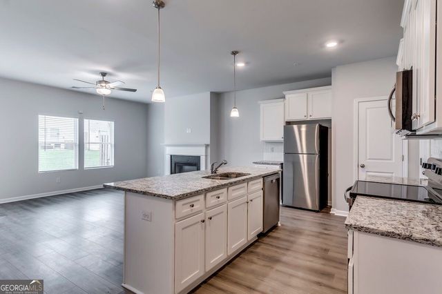 11697 Mendenhall Court, Hampton, GA 30228