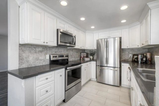 3045 Corte Trabuco, Carlsbad, CA 92009