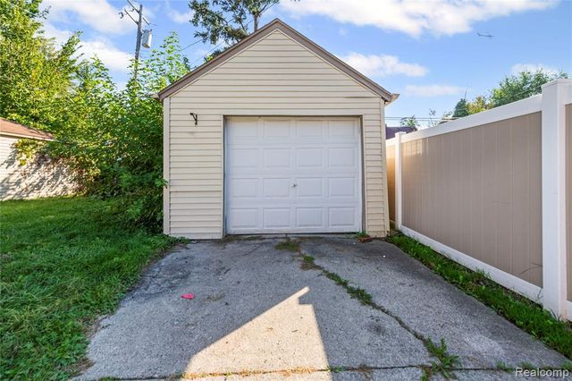 16560 Oakfield Street, Detroit, MI 48235