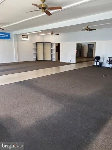 419 BLACK HORSE PIKE, Glendora, NJ 08029