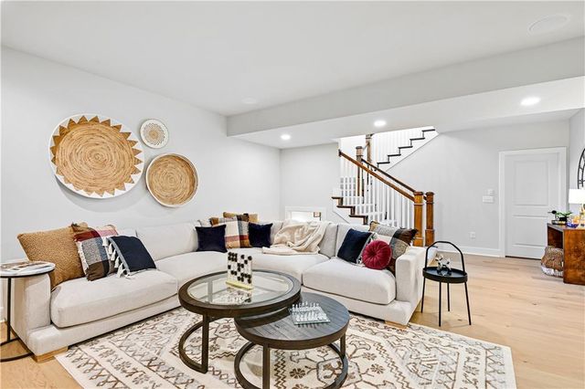 22092 W 94th Terrace, Lenexa, KS 66220