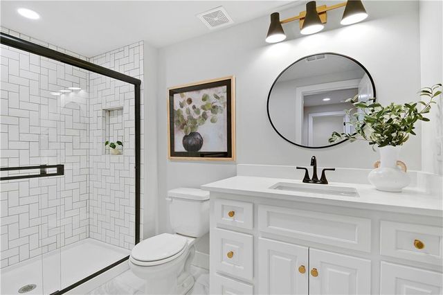 22092 W 94th Terrace, Lenexa, KS 66220