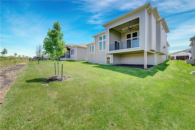 22092 W 94th Terrace, Lenexa, KS 66220