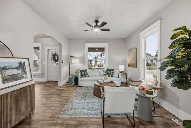 411 8th Avenue SW, Cedar Rapids, IA 52404