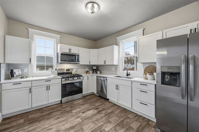 411 8th Avenue SW, Cedar Rapids, IA 52404