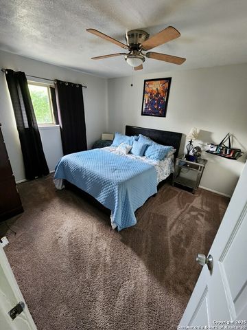 4802 Castle Brg, San Antonio, TX 78218