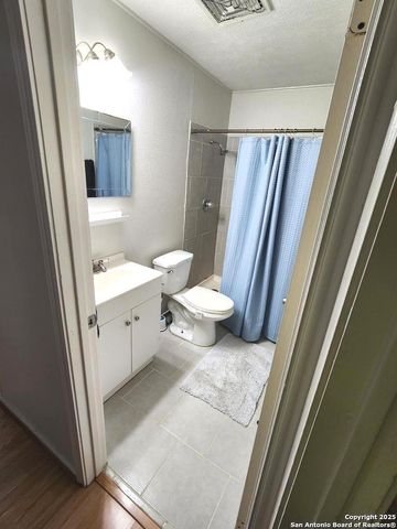 4802 Castle Brg, San Antonio, TX 78218