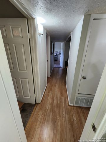 4802 Castle Brg, San Antonio, TX 78218