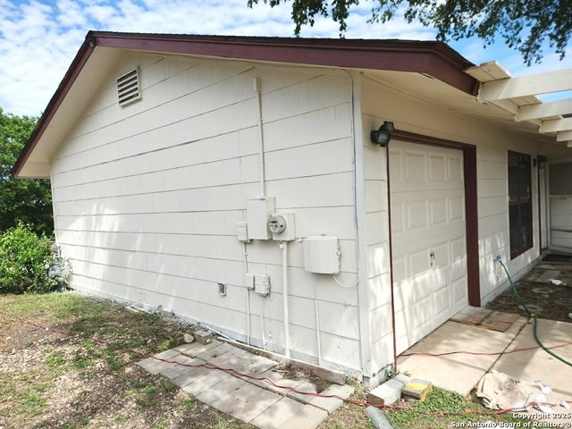 4802 Castle Brg, San Antonio, TX 78218