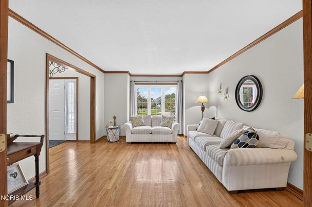 1803 Arrow Lane, Perrysburg, OH 43551
