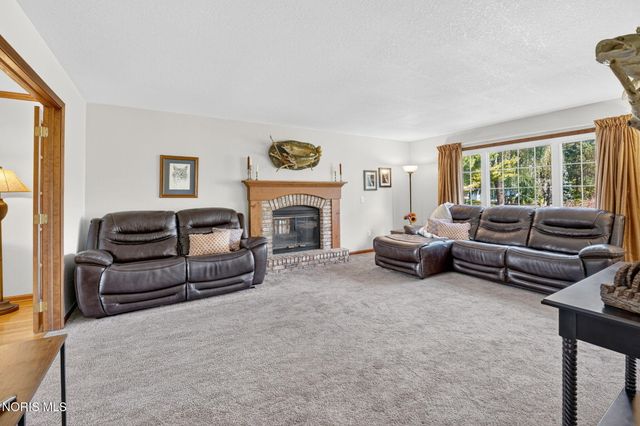 1803 Arrow Lane, Perrysburg, OH 43551