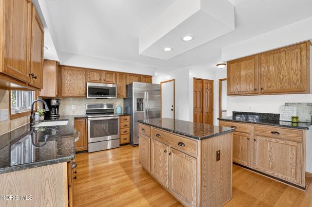 1803 Arrow Lane, Perrysburg, OH 43551