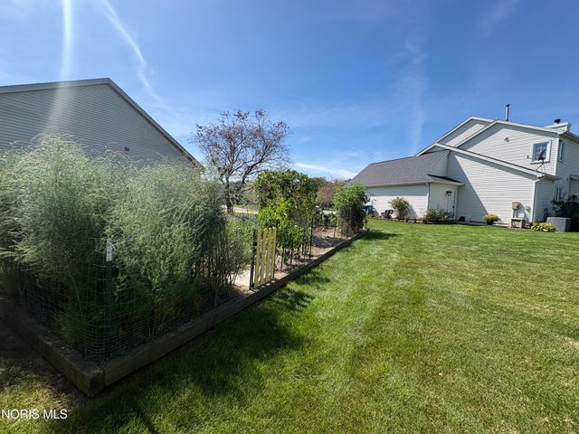 1803 Arrow Lane, Perrysburg, OH 43551