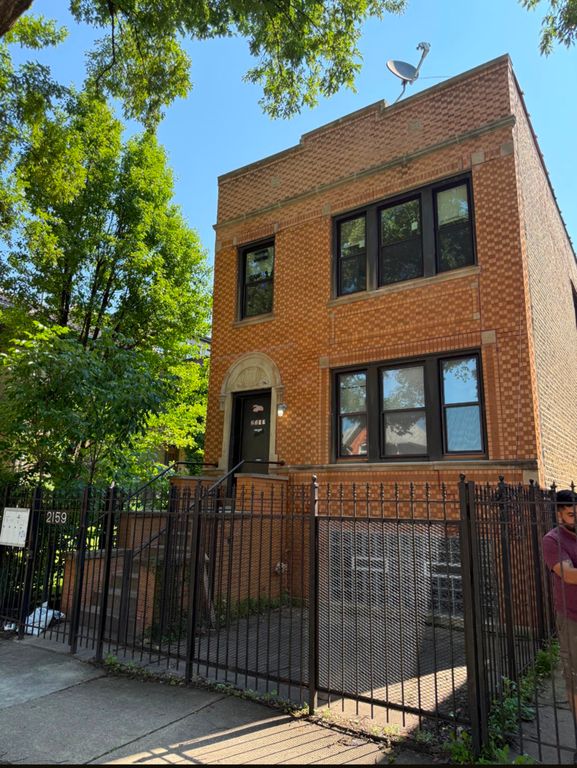 2159 S Millard Avenue 1F, Chicago, IL 60623