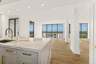 5001 Woodway Drive 1305, Houston, TX 77056