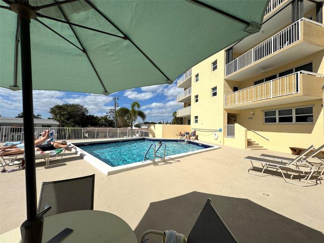 1200 HIBISCUS Avenue PH3, Pompano Beach, FL 33062