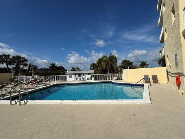 1200 HIBISCUS Avenue PH3, Pompano Beach, FL 33062