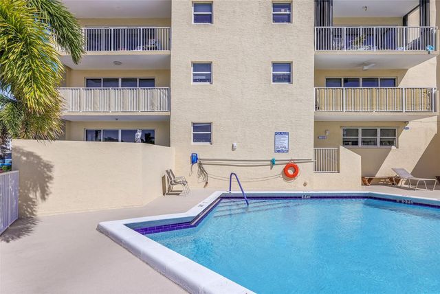 1200 HIBISCUS Avenue PH3, Pompano Beach, FL 33062