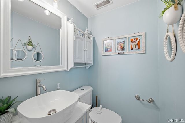 35 Robert Drive, Lancaster, NY 14086
