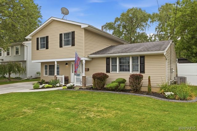 35 Robert Drive, Lancaster, NY 14086