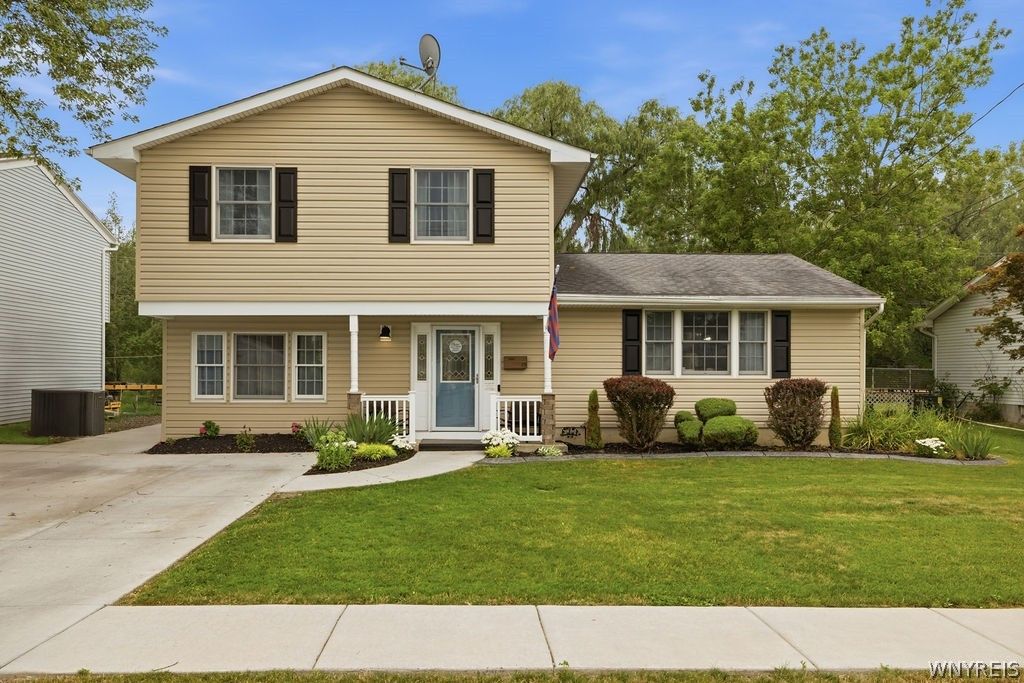 35 Robert Drive, Lancaster, NY 14086