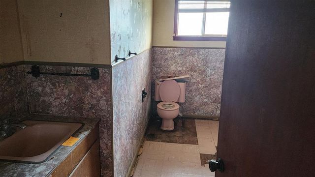 914 HOWARD Street, Jennings, LA 70546