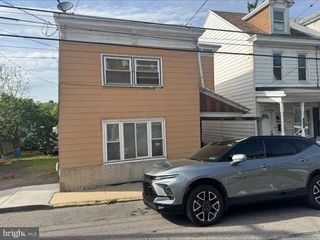 1646 W NORWEGIAN STREET, Pottsville, PA 17901