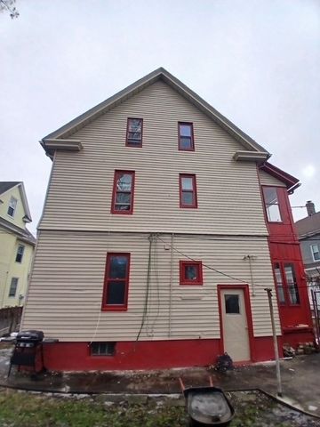 32 Wendell Pl, Springfield, MA 01105