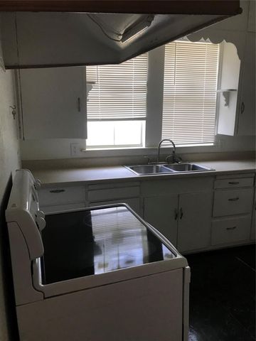 614 NW 8th Street, Mineral Wells, TX 76067