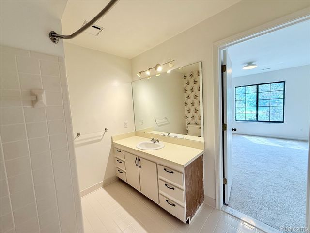 1550 MEADOW SIDE Drive 187, Rochester Hills, MI 48307
