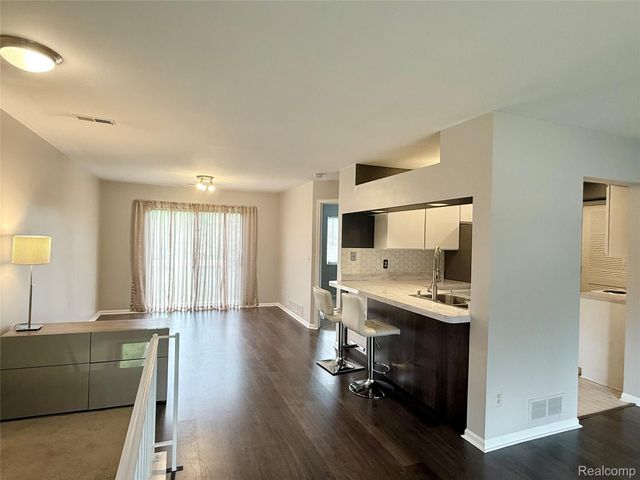 1550 MEADOW SIDE Drive 187, Rochester Hills, MI 48307