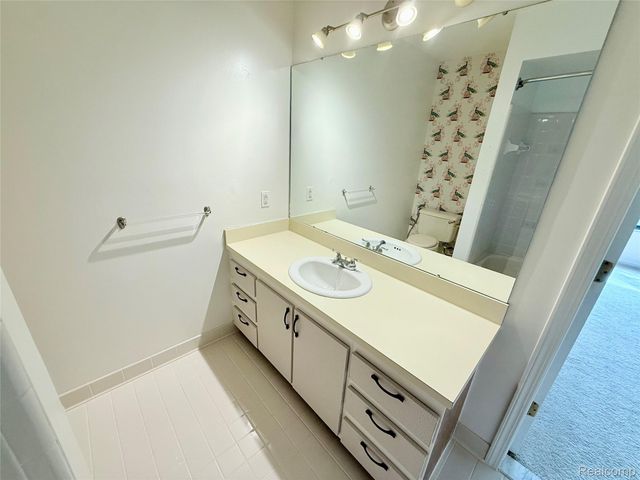 1550 MEADOW SIDE Drive 187, Rochester Hills, MI 48307