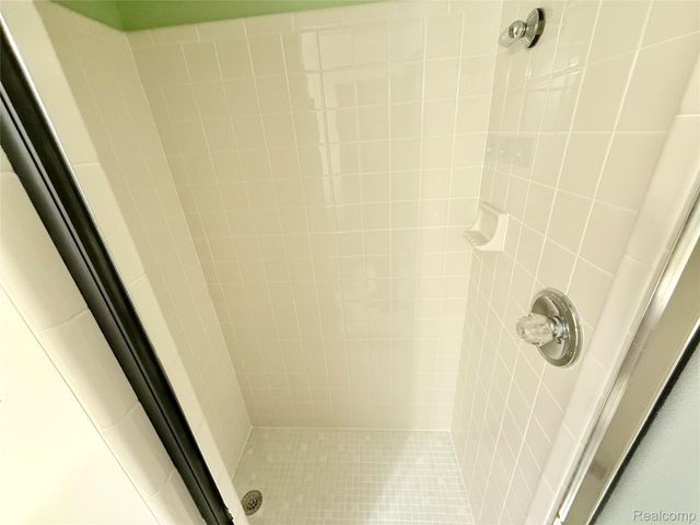 1550 MEADOW SIDE Drive 187, Rochester Hills, MI 48307
