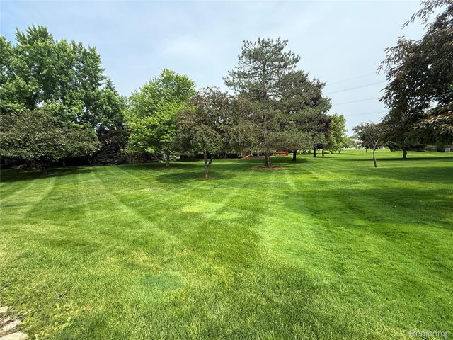 1550 MEADOW SIDE Drive 187, Rochester Hills, MI 48307