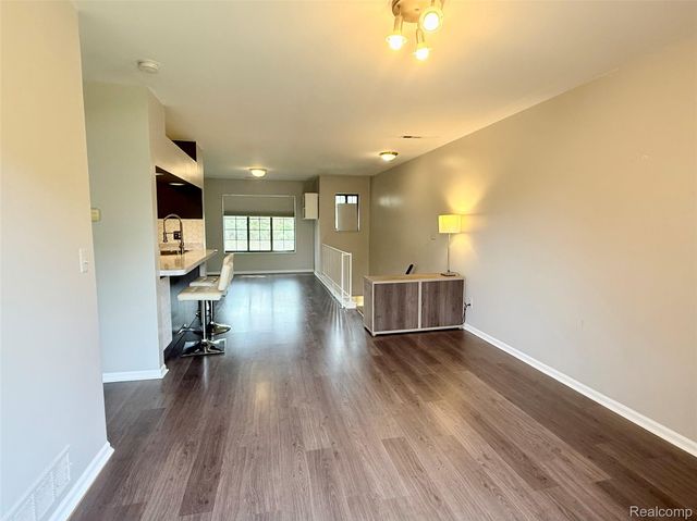 1550 MEADOW SIDE Drive 187, Rochester Hills, MI 48307