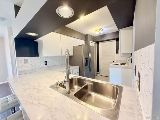 1550 MEADOW SIDE Drive 187, Rochester Hills, MI 48307