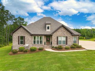 447 Galloway Drive, Wetumpka, AL 36093