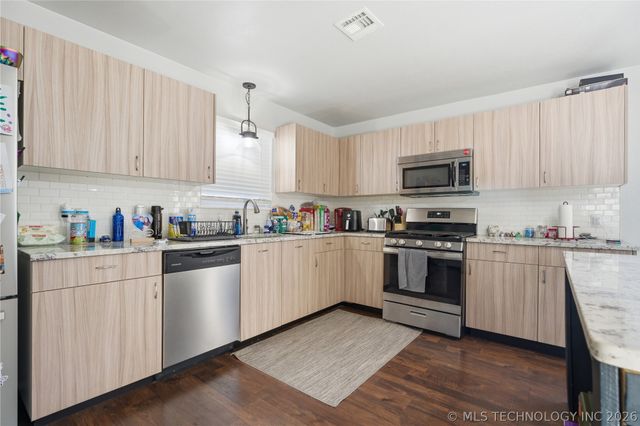 1109 N Hickory Place, Broken Arrow, OK 74012