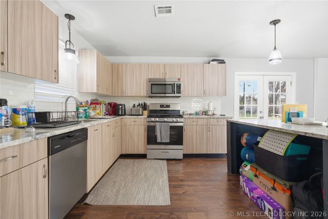 1109 N Hickory Place, Broken Arrow, OK 74012